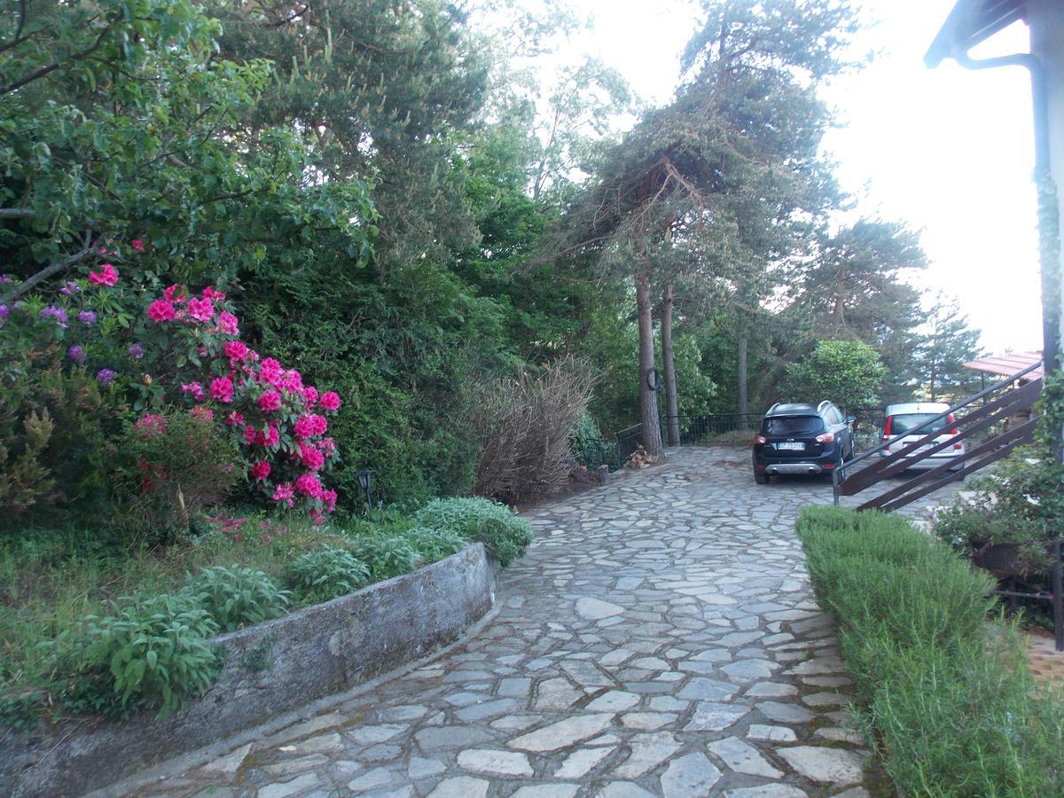 B&B Le Camelie Del Bosco Baiardo Exterior foto