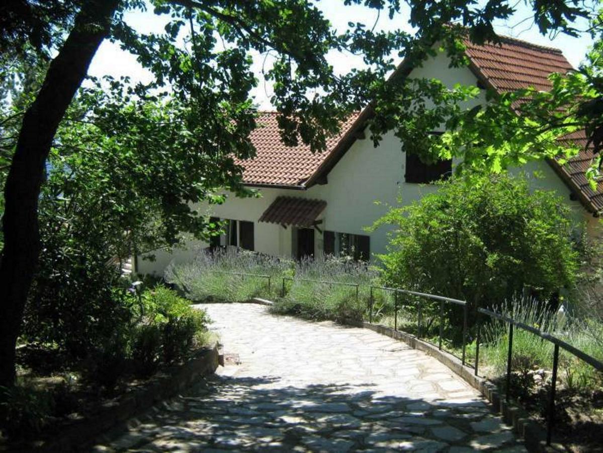 B&B Le Camelie Del Bosco Baiardo Exterior foto